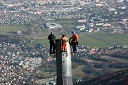 Helikoptersko postavljanje stebrov nove Pohorske vzpenjače