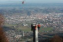 Helikoptersko postavljanje stebrov nove Pohorske vzpenjače