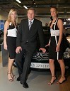 Štefan Voeroeš, direktor podjetja AC-Intercar d.o.o. (blagovna znamka Mercedes-Benz) s hostesami