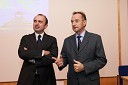 Dr. Franci Demšar, direktor Javne agencije za raziskovalno dejavnost Republike Slovenije (ARSS) in prof. dr. Franci Čuš, predsednik Upravnega odbora Društva univerzitetnih profesorjev Maribor