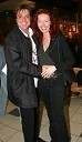 Samir Kobler, pevec, imitator Elvisa in njegova žena Metka Klajderič Kobler, lastnica modne agencije Vulcano models, ponosna bodoča starša