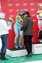 Tina Maze, smučarka (Slovenija), drugouvrščena na slalomu za 46. Zlato lisico in Drago Cotar, predsednik uprave Zavarovalnice Maribor