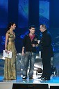 Lorella Flego, voditeljica finalnega večera, Omar Naber, pevec in Andrea Flego, voditelj finalnega večera