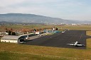 Letališče Edvarda Rusjana Maribor, v ozadju Pohorje