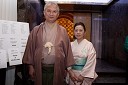 Akira Maeda, modni oblikovalec kimon s spremljevalko