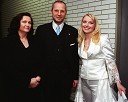 Boris Sovič, mariborski župan v letih 1998-2006 z ženo Ano in Simona Weiss, pevka