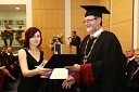 Monika Krajnc, dobitnica Rektorjeve nagrade UM za leto 2009 in prof. dr. Ivan Rozman, rektor Univerze v Mariboru