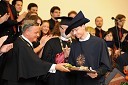 Prof. dr. Ivan Krajnc, dekan Medicinske fakultete Univerze v Mariboru in Gregor Kralj, dr. med., diplomant Medicinske fakultete Univerze v Mariboru