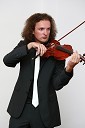 Miha Kavaš, violinist