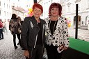	Mojca Senčar, Slovenka leta 2005 ter predsednica Slovenskega združenja za boj proti raku dojk in Vlasta Nussdorfer, generalna sekretarka društva Beli obroč