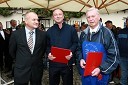Franc Kangler, župan MOM, Stanislav Kocutar, novi mestni viničar in Tone Zafošnik, častni mestni viničar