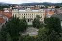 Pogled na Maribor iz zvonika Stolne cerkve. Rektorat Univerze v Mariboru, Slomškov trg Maribor
