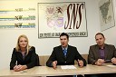Mojca Zagernik, SNS Maribor, Folko Puconja, predsednik mestnega odbora SNS in Nino Klinger, podpredsednik mestnega odbora SNS