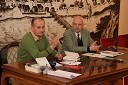 Sreten Ugričić, filozof, književnik in direktor Narodne biblioteke Srbije ter Marjan Pungartnik, predsednik društva Mariborska literarna družba