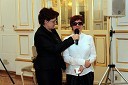 Dr. Polona Pivec, odgovorna urednica TV Maribor in povezovalka dogodka ter Ivanka Kotnik, predsednica Društva slepih in slabovidnih Maribor