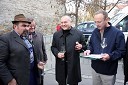 Alojz Jenuš - Slavek, outar in brač iz Malečnika, Franc Kangler, župan Mestne občine Maribor in Stanislav Kocutar, odgovorni urednik Radia Maribor ter novi mestni viničar