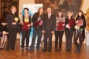 Ada Požeg, Humanitarno društvo Materina dušica, Simona Simon, Humanitarno društvo Materina dušica, Boža Plut, predsednica društva Ostržek, Ivan Svetlik, minister za delo, družino in socialne zadeve, Ula Kočevar, Majda Arh Sevšek in Nina Osenar, voditeljica