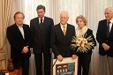 Alfi Nipič, pevec, Borut Pahor, predsednik vlade Republike Slovenije, Slavko Avsenik, legenda slovenske narodno-zabavne glasbe in soproga Brigita