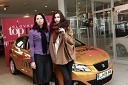 Simona Mavsar, direktorica znamke Seat pri Porsche Slovenija d.o.o. in Maja Fučak, zmagovalka Slovenskega top modela