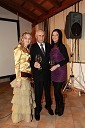 Andreja Erzetič, Vinska kraljica Slovenije 2010, Franc Mužič, župan občine Brda ter Jasna Kuljaj, tv voditeljica in povezovalka prireditve