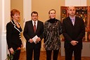 Prof. dr. Zvonka Zupanič Slavec, urednica knjige, doc. dr. Adolf Lukanović, strokovni direktor ginekološke klinike UKC Ljubljana, Jelka Simončič, fotografinja, avtorica fotografij v knjigi in Peter Požun, poslovni direktor ginekološke klinike UKC Ljubljana 	