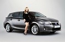 Kylie Minogue v družbi hibridnega vozila Lexus CT-200h