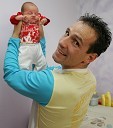 Taekwondoist in kickbokser Tomaž Barada s hčerko Tyro