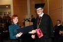 Andreja Kac, prejemnica rektorjeve nagrade za leto 2010 in prof. dr. Ivan Rozman, rektor Univerze v Mariboru