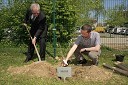 Janez Benčina, predsednik organizacijskega  odbora svetovnega prvenstva v veslanju, Bled 2011 ter Matjaž Mastnak, predstavnik Arboretuma Volčji Potok