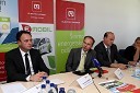 Mag. Andrej Kosmačin, predsednik uprave podjetja Elektro Maribor, Dejan Boštjančič, zunanji sodelavec pri projektu E-Mobil in Mitsubishi i Miev in Mladen Žmavcar, vodja OE Maribor, Elektro Maribor d.d.