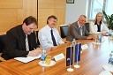 Mladen Kraljič, vodja Službe za mednarodno sodelovanje UM, prof. dr. Danijel Rebolj, rektor Univerze v Mariboru, dr. Martin Lipičnik, dekan celjske Fakultete za logistiko, prof. dr. Maja Fošner, senatorka in predavateljica na Fakulteti za logistiko Univerze v Mariboru