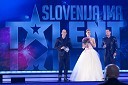 Vid Valič, voditelj, Julija Kramar, zmagovalka oddaje Slovenija ima talent in Peter Poles, voditelj