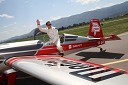 		
 	Peter Podlunšek, akrobatski pilot
