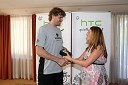 Miha Zupan, košarkar in Mateja Kozjek, direktorica HTC Slovenija