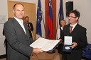 Prof. dr. Mario Lešnik, dekan Fakultete za kmetijstvo in biosistemske vede in mag. Janez Valdhuber, predsednik komisije za ocenjevanje univerzitetnih vin

 
