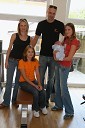 Jure Zdovc, lastnik Fitness centra in nekdanji košarkar s soprogo Ireno, hčerkama Aljano in Tori ter sinom Jon - Jurijem