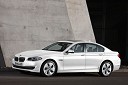 BMW serije 5 z novimi motorji in več opreme