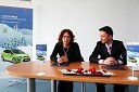 Anita Ogulin, sekretarka Zveze prijateljev mladine Ljubljana Moste-Polje in mag. David Jurič, direktor podjetja Summit motors Ljubljana