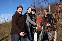 Anita Šerbinek, svečinska vinska kraljica, Andreja Plohl, vinska kraljica Radgonsko - Kapelskih goric, Ksenja Arbeiter, mariborska vinska kraljica ter Leo Ivanjko, lastnik družbe Vinag