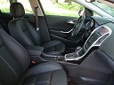 Opel Astra Sports Tourer 1.4 16V turbo sport - sedeži nudijo veliko bočnega oprijema