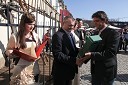 Martina Baškovič, vinska kraljica Slovenije 2012, Franc Kangler, župan MOM ter gospodar Stare trte in ...