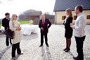 Aleš Marinček, tajnik Helene Blagne, Helena Blagne, pevka, Jože Anderlič, direktor Kranjske investicijske družbe d.o.o., 	Vesna Virant, vodja Posestva Pule in Jože Peharc, direktor sektorja prodaje Kranjske investicijske družbe d.o.o.