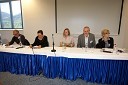 Prof. dr. Peter Umek, profesor kriminalistične psihologije, dr. Vesna Vuk Godina, profesorica, Melita Uran, predstavnica staršev , mag. Aco Prosnik, klinični psiholog in Barbara Jenkole Žigante, okrožna državna tožilka