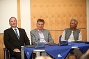 Tadej Slapnik, Generalni sekretar Slovenskega foruma socialnega podjetništva, prof. dr. Danijel Rebolj, rektor Univerze v Mariboru, prof. Muhammad Yunus