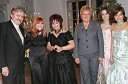 Marjan Kahne, Nuša Derenda, pevka, Zdenka Kahne, lastnica in direktorica kozmetike Kahne, Danica Simšič, ljubljanska županja, Nina Kahne in Anja