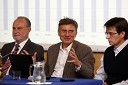 Dr. Mirko Pšunder, predsednik Upravnega odbora Univerze v Mariboru, prof. dr. Danijel Rebolj, rektor Univerze v Mariboru ter red. prof. dr. Zdravko Kačič, prorektor za finančne zadeve Univerze v Mariboru 

