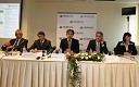 Friedhem Boschert, predsednik uprave Volksbank International,
Nikolay Kuznetsov, vodja mednarodnega poslovanja Sberbank, Valentin Mihov, direktor za strategijo in korporativni razvoj Sberbank, Gašpar Ogris Martič, predsednik uprave Volksbank Slovenija, mag. Andreja Jernejčič