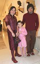 Stanka Vauda, kostumografka z možem in hčerko