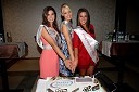 Ariana Hodžič, prva spremljevalka Miss Slovenije za Miss Alpe Adria International 2012, Debora Bržan, Miss Slovenije za Miss Alpe Adria International 2012 in Ana Popović, druga spremljevalka Miss Slovenije za Miss Alpe Adria International 2012