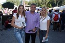 Maja Pšajt, hostesa, Bojan Ban, direktor NK Maribor in Nastja Pigner hostesa